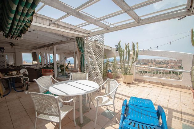 Foto 2 de Ático en venta en calle Lago de Sanabria de 4 habitaciones con terraza y piscina