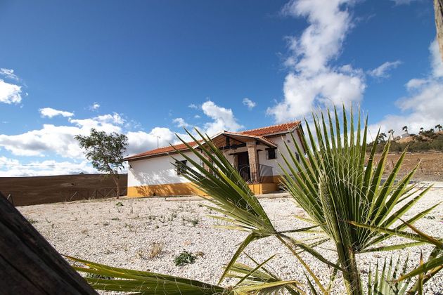 Foto 1 de Casa rural en venda a polígono Diseminado de 2 habitacions amb terrassa i jardí