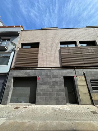 Foto 1 de Casa adossada en venda a Centre - Badalona de 4 habitacions amb terrassa i garatge