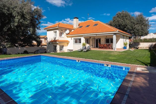 Foto 1 de Xalet en venda a Nambroca de 6 habitacions amb piscina i garatge