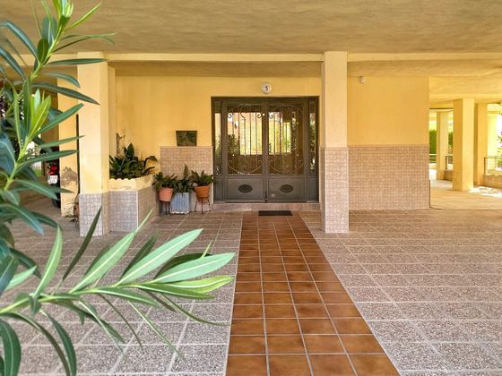 Foto 2 de Pis en venda a Bargas de 4 habitacions amb terrassa i jardí