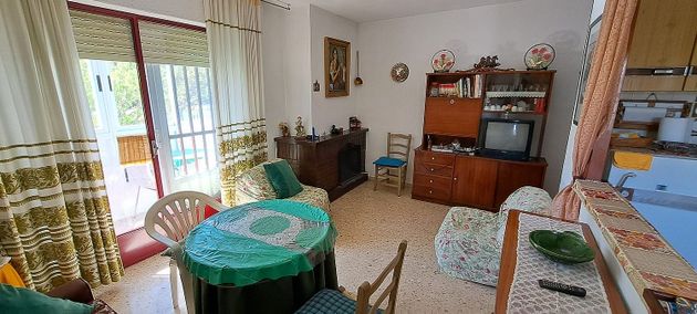 Foto 2 de Piso en venta en Herradón de Pinares de 3 habitaciones con terraza