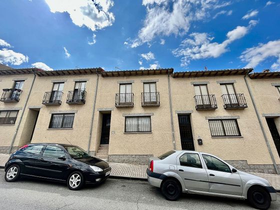 Foto 1 de Casa adosada en venta en La Encarnación de 5 habitaciones con garaje y balcón