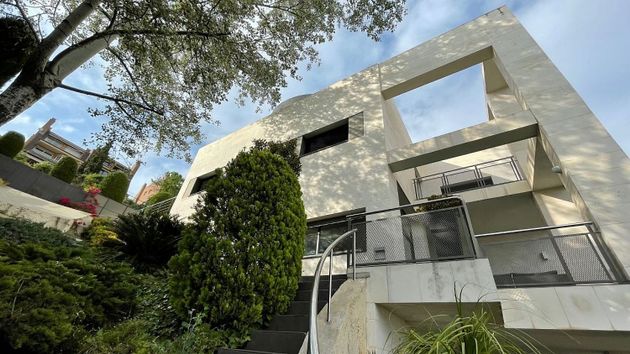 Foto 2 de Xalet en venda a Ciutat Diagonal - La Miranda - La Mallola de 5 habitacions amb terrassa i piscina