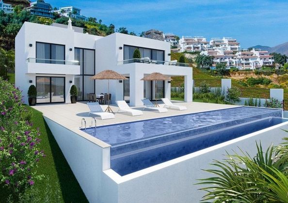 Foto 1 de Chalet en venta en Ojén de 3 habitaciones con terraza y piscina