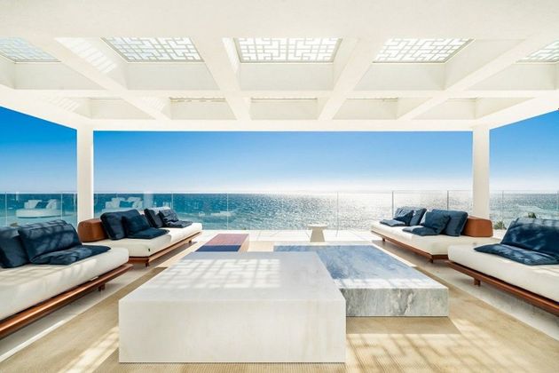 Foto 2 de Àtic en venda a Centro Urbano de 4 habitacions amb terrassa i piscina
