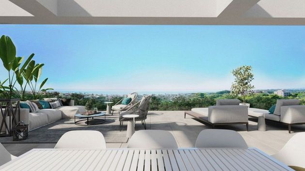 Foto 2 de Casa adosada en venta en Elviria de 3 habitaciones con terraza y piscina