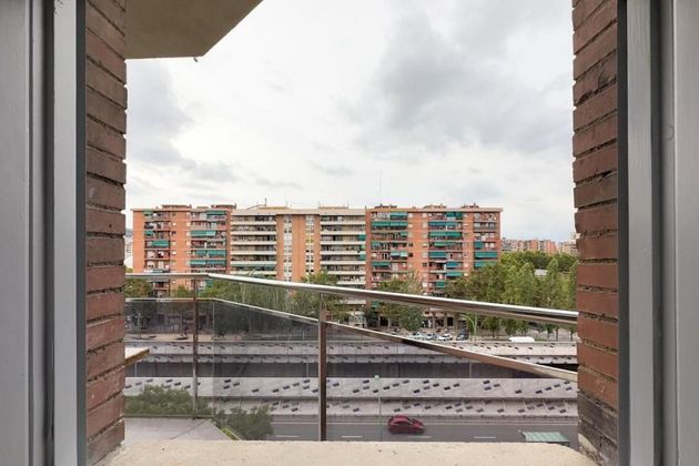 Foto 2 de Pis en lloguer a vía Gran de Les Corts Catalanes de 3 habitacions amb terrassa i mobles