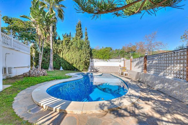 Foto 1 de Xalet en venda a Parque de la Paloma de 4 habitacions amb terrassa i piscina