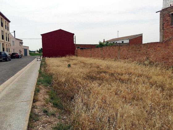 Foto 2 de Venta de terreno en Cabañas de Ebro de 400 m²