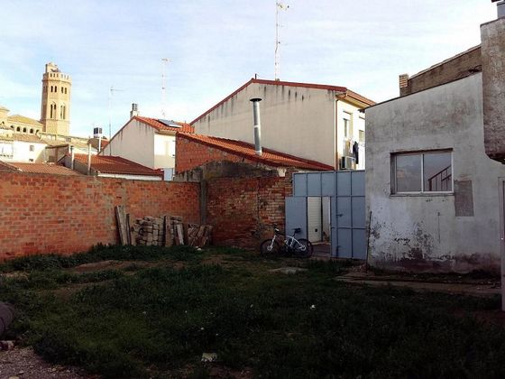 Foto 1 de Casa en venta en Alagón de 4 habitaciones con terraza y jardín
