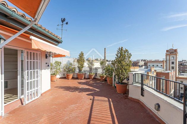 Foto 2 de Àtic en venda a La Sagrada Família de 5 habitacions amb terrassa i garatge