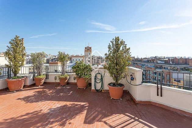 Foto 1 de Àtic en venda a La Sagrada Família de 5 habitacions amb terrassa i garatge