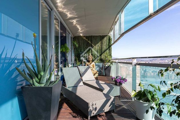 Foto 1 de Ático en alquiler en Diagonal Mar i el Front Marítim del Poblenou de 3 habitaciones con terraza y piscina