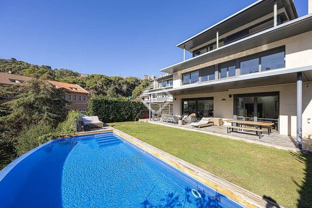 Foto 2 de Casa en venda a Sarrià de 7 habitacions amb terrassa i piscina