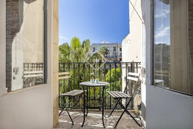 Foto 2 de Piso en venta en El Gòtic de 4 habitaciones con terraza y balcón