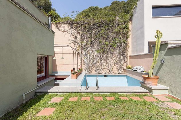 Foto 2 de Chalet en venta en Vallcarca i els Penitents de 3 habitaciones con terraza y piscina