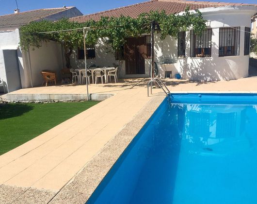 Foto 1 de Venta de chalet en calle Vergara de 7 habitaciones con piscina