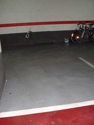Foto 1 de Garaje en alquiler en calle Salvador Espriú de 16 m²