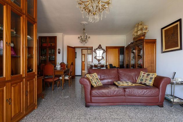 Foto 2 de Pis en venda a Alcaravaneras de 4 habitacions amb terrassa i garatge