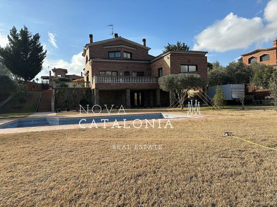 Foto 2 de Chalet en venta en Castellarnau - Can Llong de 4 habitaciones con terraza y piscina