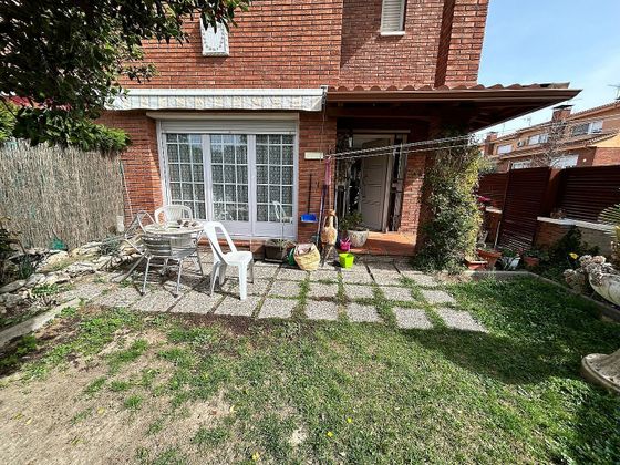 Foto 1 de Casa adossada en venda a Torelló de 3 habitacions amb terrassa i jardí