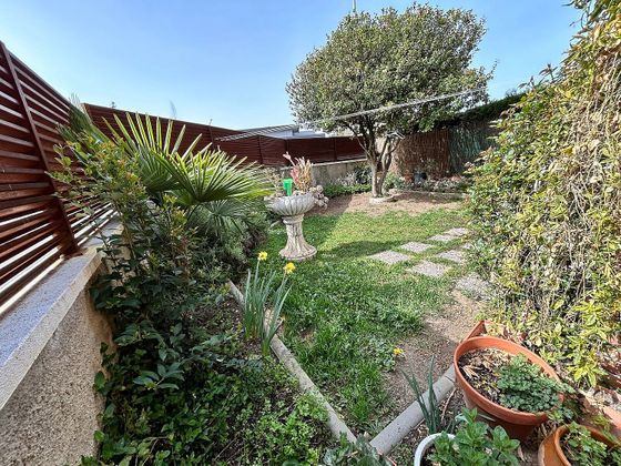 Foto 2 de Venta de casa adosada en Torelló de 3 habitaciones con terraza y jardín