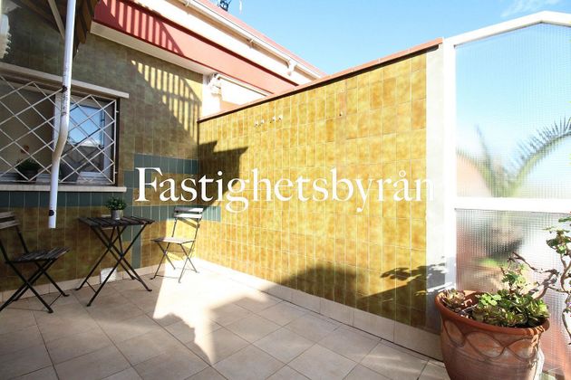 Foto 2 de Ático en venta en Sants-Badal de 4 habitaciones con terraza y balcón