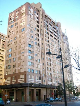 Foto 1 de Venta de piso en avenida De Amado Granell Mesado de 2 habitaciones con piscina y garaje