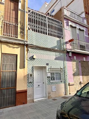 Foto 1 de Venta de casa en El Cabanyal- El Canyamelar de 2 habitaciones con terraza y balcón