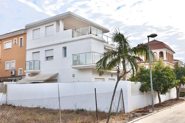 Foto 1 de Casa en venta en La Vega - Marenyet de 4 habitaciones con terraza y garaje