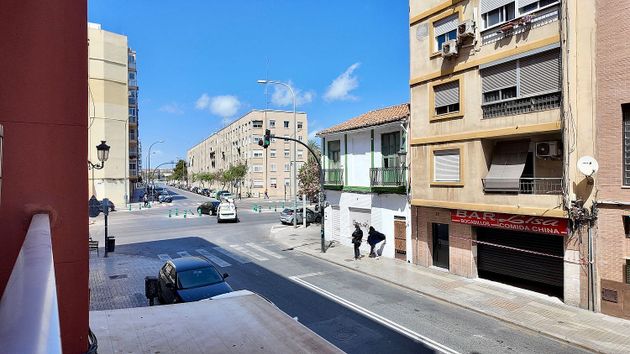 Foto 2 de Venta de piso en El Cabanyal- El Canyamelar de 3 habitaciones con terraza y balcón