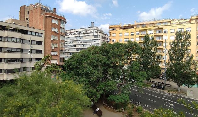 Foto 1 de Pis en venda a Sant Gervasi - Galvany de 3 habitacions amb terrassa i balcó
