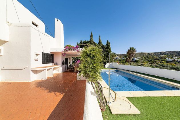 Foto 1 de Xalet en venda a Aguamarga de 6 habitacions amb terrassa i piscina