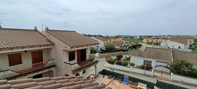 Foto 1 de Venta de casa adosada en Marítima Residencial de 3 habitaciones con terraza y piscina