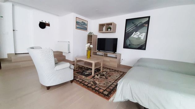 Foto 2 de Estudio en alquiler en Mira-sol con muebles y aire acondicionado