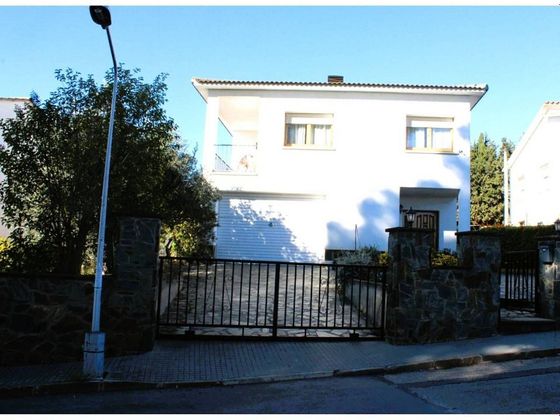 Foto 1 de Casa en venda a Santa Eulàlia de Ronçana de 4 habitacions amb piscina i garatge