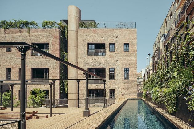 Foto 1 de Àtic en venda a El Raval de 2 habitacions amb terrassa i piscina