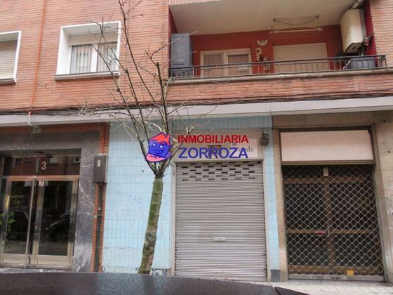 Foto 2 de Local en venda a Zorroza de 70 m²