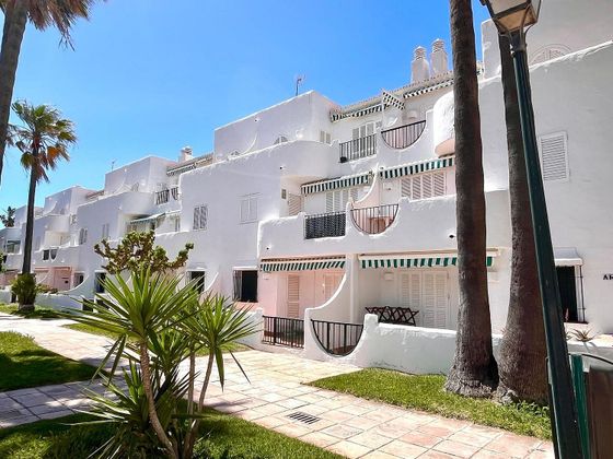Foto 2 de Piso en venta en Sancti Petri - La Barrosa de 2 habitaciones con terraza y piscina