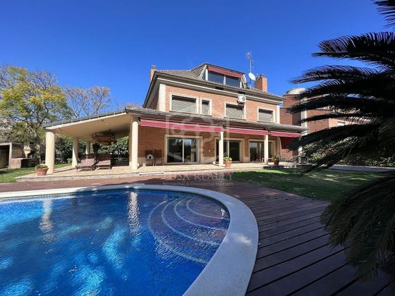 Foto 1 de Xalet en venda a Ciutat Diagonal - La Miranda - La Mallola de 4 habitacions amb piscina i garatge