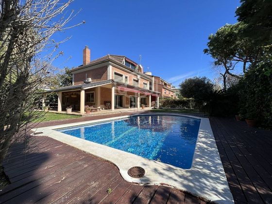 Foto 2 de Xalet en venda a Ciutat Diagonal - La Miranda - La Mallola de 4 habitacions amb piscina i garatge