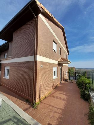Foto 2 de Casa en venda a San Crispín - La Estación Consorcio de 4 habitacions amb terrassa i jardí
