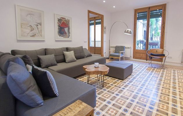 Foto 2 de Piso en alquiler en El Gòtic de 4 habitaciones con terraza y muebles