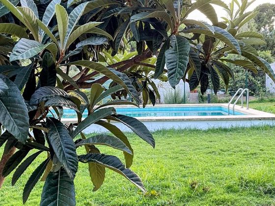 Foto 1 de Venta de chalet en calle Riu de 3 habitaciones con piscina y jardín
