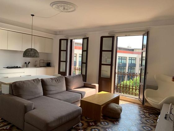 Foto 2 de Alquiler de piso en calle Gran Via de Les Corts Catalanes de 2 habitaciones con terraza y muebles