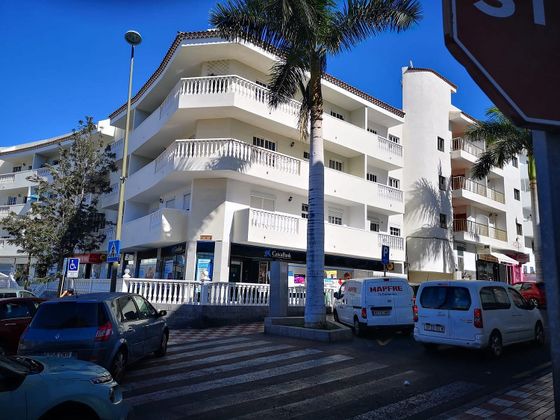 Foto 1 de Pis en venda a avenida Constitucion de 1 habitació amb terrassa i balcó