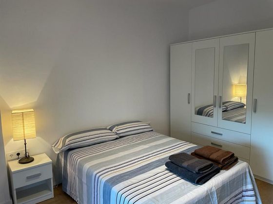 Foto 1 de Pis en lloguer a Sarrià de 3 habitacions amb mobles i balcó