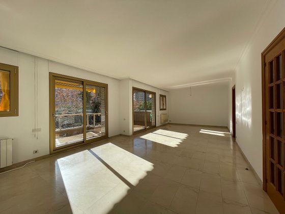 Foto 2 de Alquiler de piso en avenida Diagonal de 4 habitaciones con terraza y garaje