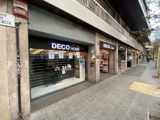 Foto 2 de Local en venta en calle De València de 589 m²
